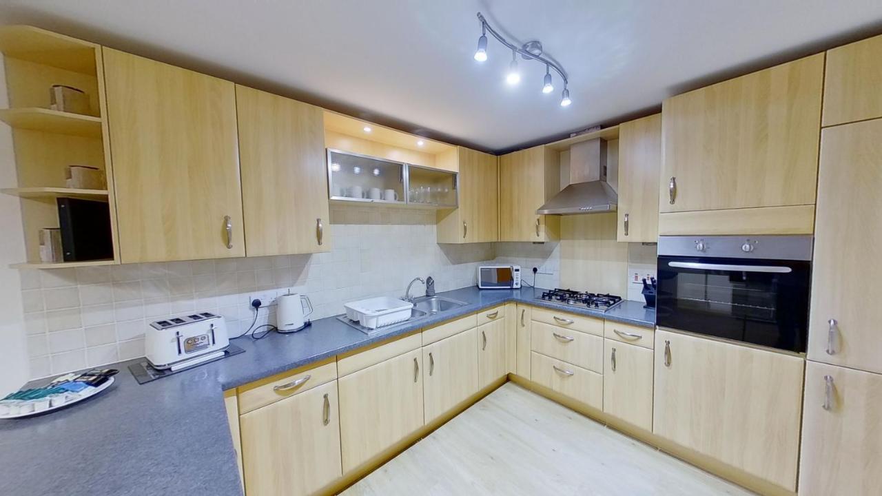 Orange Town House - Shaw Road, Only 6 Minutes To City Centre Aberdeen Kültér fotó