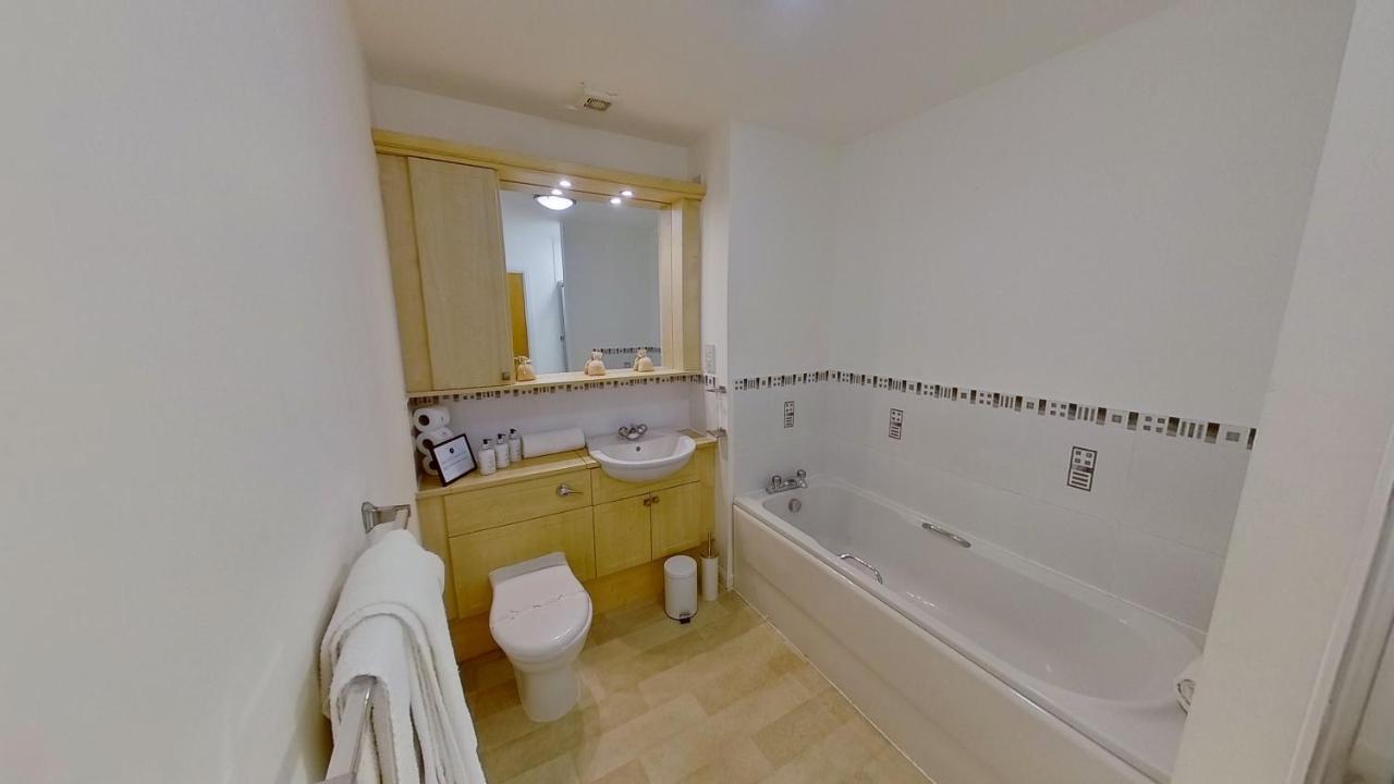 Orange Town House - Shaw Road, Only 6 Minutes To City Centre Aberdeen Kültér fotó
