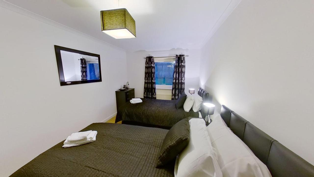 Orange Town House - Shaw Road, Only 6 Minutes To City Centre Aberdeen Kültér fotó