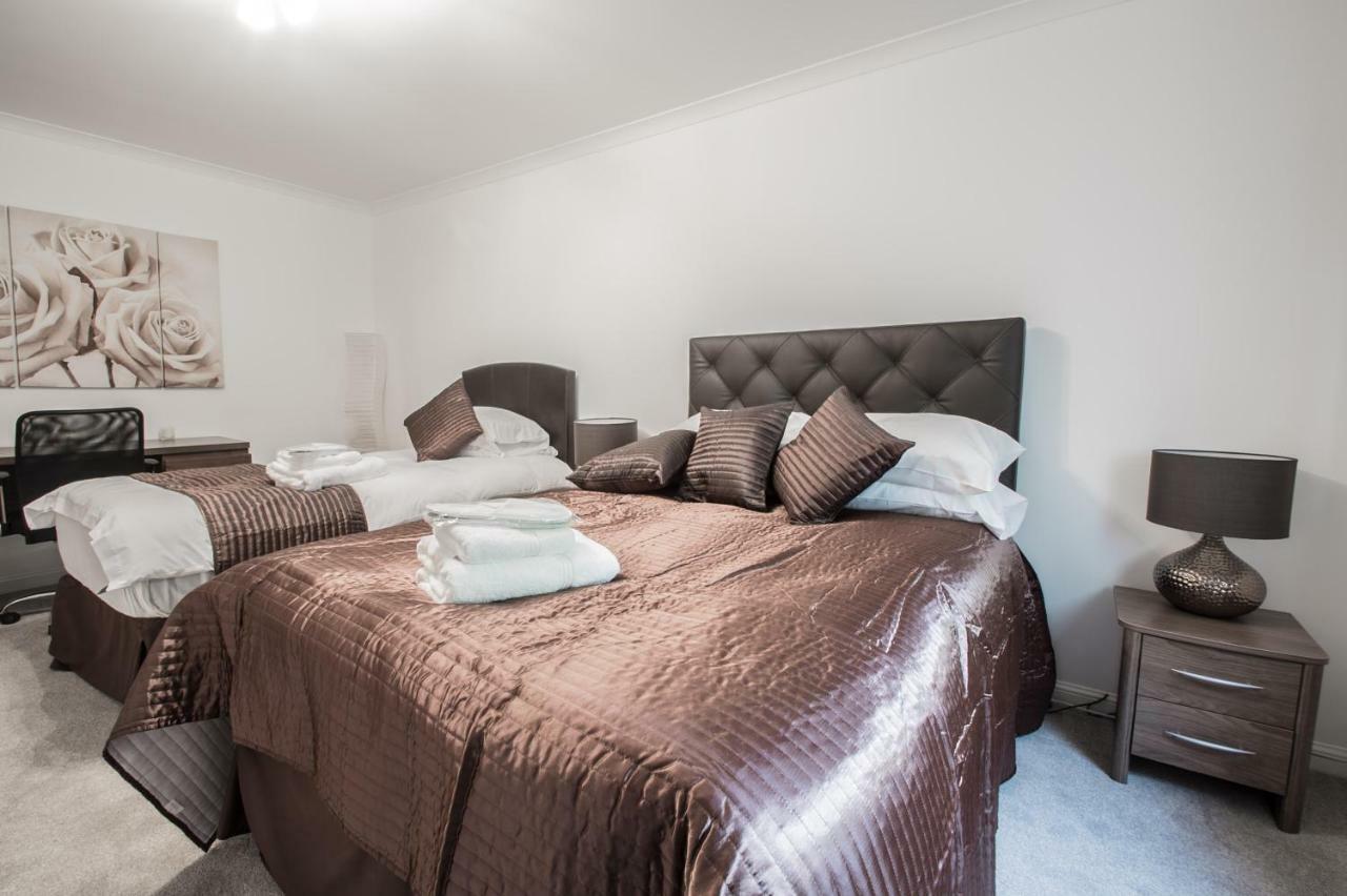 Orange Town House - Shaw Road, Only 6 Minutes To City Centre Aberdeen Kültér fotó